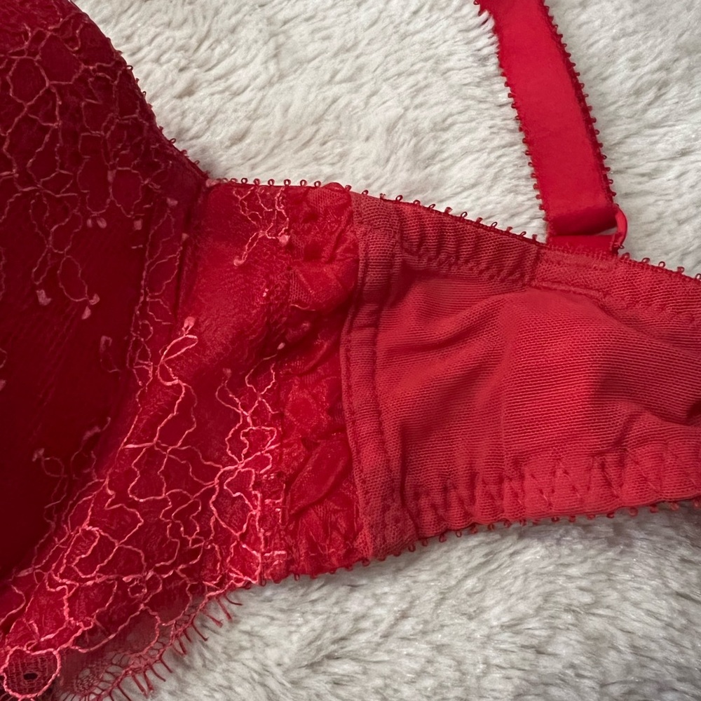 Red Dream Angels Bra by Victoria’s Secret - Picture 8 of 13